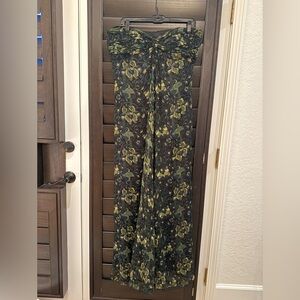 Gorgeous, green and black laundry by Shelli Segal stress size 12, 100% silk